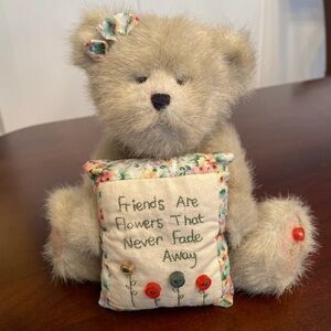 Boyd’s bear friendship bear
